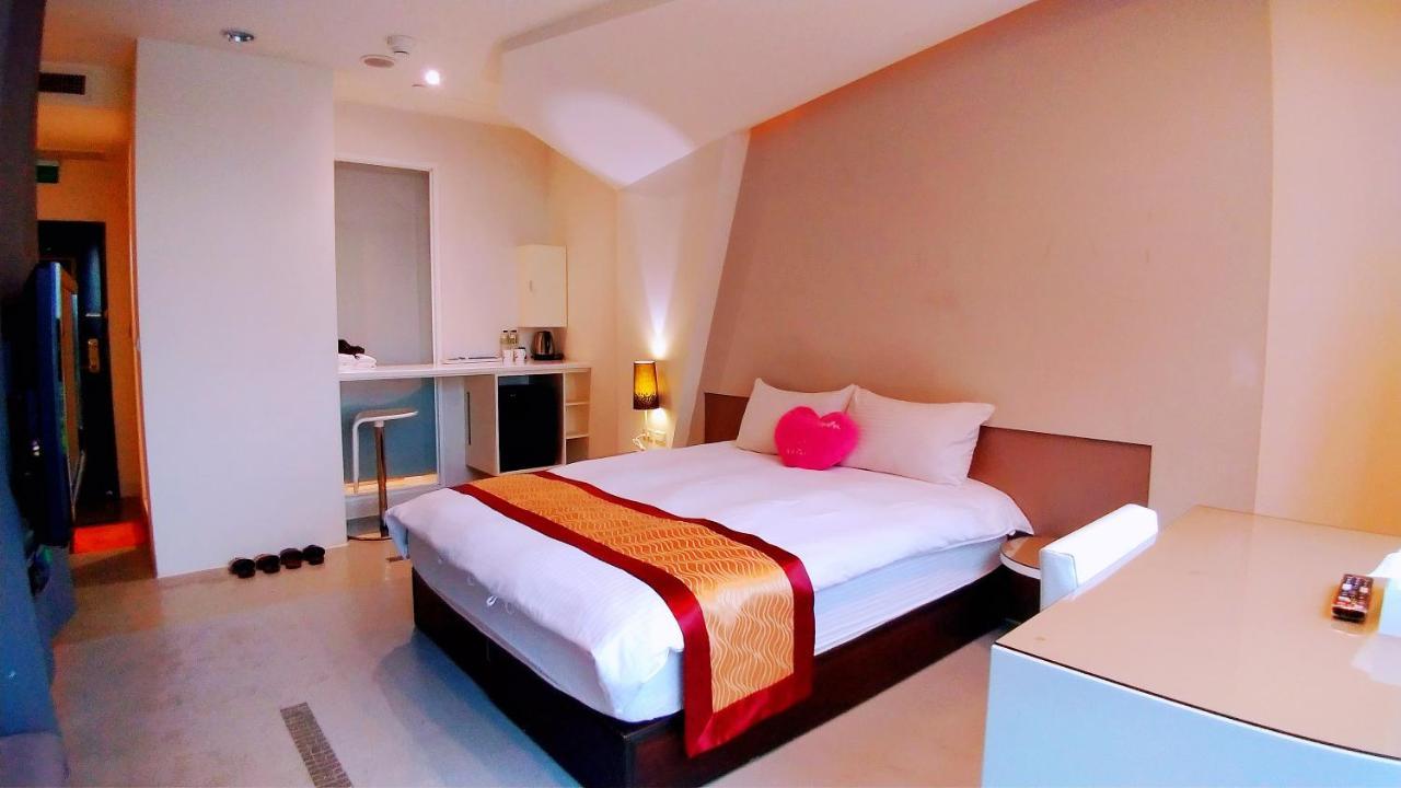 85 Leisurely Hotel Kaohsiung Exterior photo